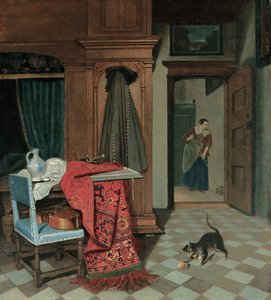 Interiør med et teppe, et sverd og en kanne på et bord, en cello på en stol, en frakk hengende på et skap, en katt som leker med en ball, en hushjelp bortenfor