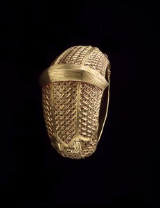 Armbånd, slutten av 1800-begynnelsen av det 20. århundre (gull og rubiner)