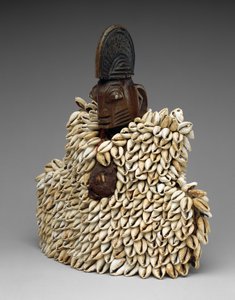 Tvillingfigur (ere ibeji) med plagg