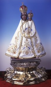 Statuett av Jomfru Maria av Svatá Hora (tre, metall og stoff) av Czech School