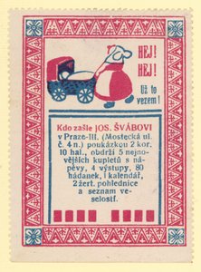 Kvinne dytter en barnevogn av Czech School