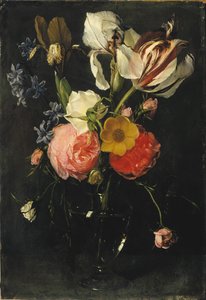 Blomster i en vase.
