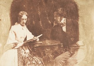 Par sittende, kvinne som leser, 1843-47. Skapere: David Octavius Hill, Robert Adamson, Hill & Adamson.