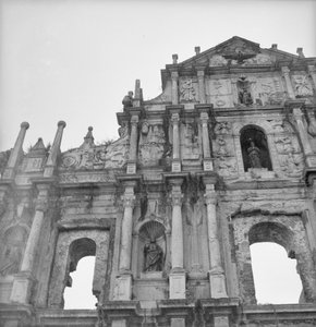 Fasaden på ruinene av St. Pauls kirke i Macao av David Watkin Waters