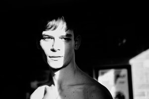 Menn, 2011 (bilde) av Diana Gomez