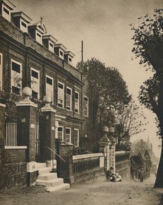 Cromwell House på Highgate Hill, A Mansion of the Seventeenth Century, c1935. av Donald McLeish