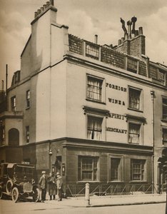 The Running Footman, A Picture of the Old Mayfair, c1935. av Donald McLeish