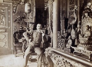 Pierre Loti (1850-1923) fransk forfatter, her hjemme i Rochefort, foto av Paul Cardon aka Dornac, ca. 1892
