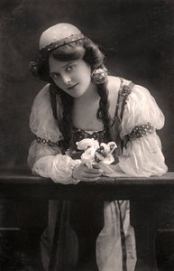 Maie Ash, skuespillerinne, 1900-tallet.