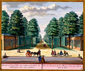 Utsikt over baksiden av huset mellom stallene, fra Her Zeganpralent Kennemerland av Hendrik de Leth og Matthias Brouerius Van Nidek, utgitt ca. 1700-30 av Dutch School