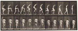 Tallerken 180. Tråkke på og over en stol av Eadweard Muybridge