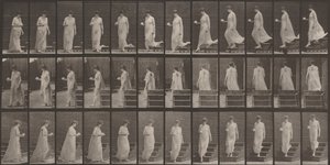 Tavle nummer 143. Går ned trapper, en kopp og skål i høyre hånd av Eadweard Muybridge