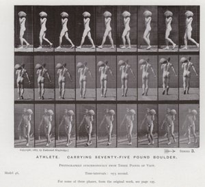 Den menneskelige figuren i bevegelse: idrettsutøver som bærer en steinblokk på 75 pund (s/hvitt-bilde) av Eadweard Muybridge