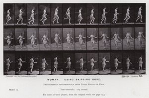 Den menneskelige figuren i bevegelse: Kvinne, bruker hoppetau (s/hvitt-bilde) av Eadweard Muybridge
