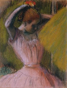 Danser ordner håret sitt, ca. 1900-1912 (pastell på papir lagt ned på strukket papir) av Edgar Degas