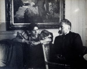 Portrett av forfatteren Stephane Mallarme (1842–1898) og Paule Gobillard, niese av Berthe Morisot”” Fotografi av Edgar Degas (1834–1917) 1896 Søn. 0,29x0,37 m Paris, musee d