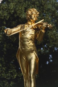 Statue av en musiker, Johann Strauss Statue, Wien, Østerrike av Edmund Ritter von Hellmer