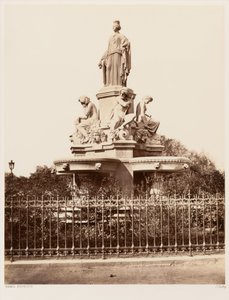 Nîmes, fontene av Édouard Baldus