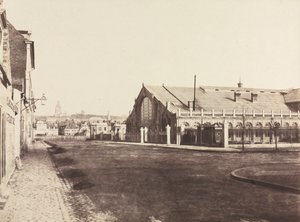 Sørgavlen til Boulogne jernbanestasjon, ca. 1855. av Édouard Baldus