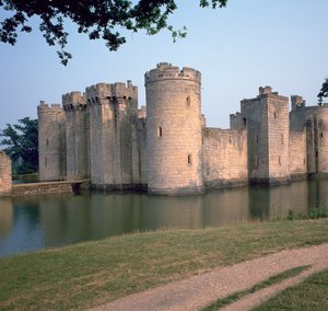 Bodiam Castle, 14th century   1178057   no       norwegian Successfully Translated  Original: One of Sixteen Scenes of the Death and Burial of a Man Translat: One of Sixteen Scenes of the Death and Burial of a Man 1257451 no norwegian Successfully Translat av Edward Dalyngrigge
