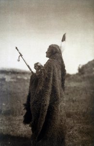American Indians: Portrait of a Warrior in Ceremony Dress av Edward Sheriff Curtis