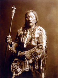 Running Rabbit (Aatsista-Mahkan 1833-1911), Blackfeet Indian, ca. 1900, foto Edward S. Curtis av Edward Sheriff Curtis