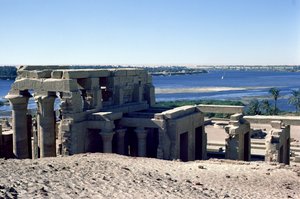 Utsikt over det romerske og ptolemaiske dobbelttempelet Sobek og Haroeris ved Nilen