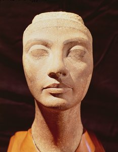 Et kongelig hode, muligens av Nefertiti, fra Memphis, New Kingdom (kvartsitt) (se også 158683)
