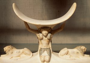 Utskåret hodestøtte i elfenben støttet av Shu, personifisering av luft, fra Tutankhamons grav, egyptisk sivilisasjon, XVIII-dynastiet av Egyptian 18th Dynasty
