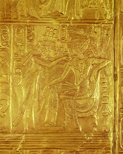 Detalj fra den gyldne helligdommen, fra Tutankhamons grav (ca. 1370-1352 f.Kr.) New Kingdom (tre overtrukket med gesso dekket med arkgull)