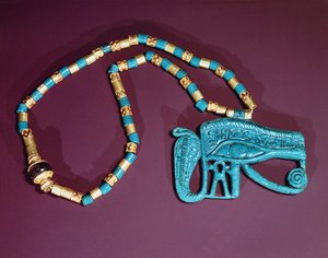 Eye of Ra pectoral, fra Tomb of Tutankhamun, New Kingdom (gull og blå fajanse)