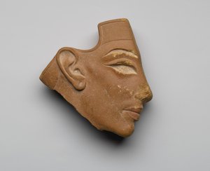 Innleggsprofilhode, fra Tell el-Amarna, New Kingdom, ca. 1353-36 f.Kr. (rød kvartsitt) av Egyptian 18th Dynasty