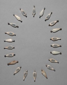 Kronbladformede perler, ca. 1391-1353 f.Kr av Egyptian 18th Dynasty