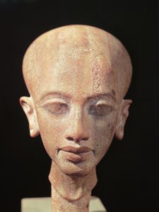Portrettbyste av en datter av kong Akhenaten (1353-1337 f.Kr.) ca. 1375 f.Kr. (se også 160148)