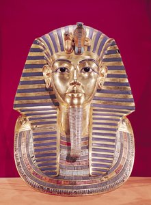 Begravelsesmasken til Tutankhamon (ca. 1370-1352 f.Kr.) ca. 1336-1327 f.Kr., New Kingdom (gull innlagt med halvedelstener) av Egyptian 18th Dynasty