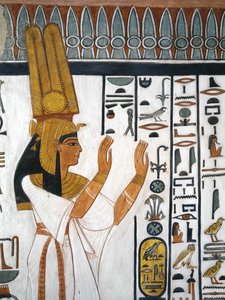 Egypt, Theben, Luxor, Dronningenes dal, Nefertaris grav, veggmaleri av dronning som resiterer likformel i gravkammer fra 19. dynasti