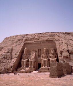 Egyptisk antikvitet: Kolossen av Ramses II-tempelet. 1271-1256 f.Kr. Abu Simbel (Abu simbel), Aswan, Egypt av Egyptian 19th Dynasty