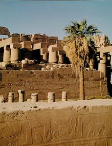 Wall of Ramses II og Tuthmosis-tempelet