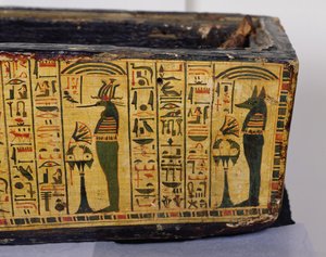 Detalj av den ytre kistebunnen til mumien til Nesyamun, muligens funnet i Deir El-Bahri, New Kingdom, ca. 1100 f.Kr. (malt tre) av Egyptian 20th Dynasty