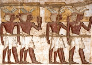 Egyptisk antikvitet: første domstol, detalj av malte relieffer som representerer en gruppe nubiere som bringer ofringer til farao. Begravelsestempelet til Ramses III (1187–1156 f.Kr.). Luxor, Medinet Habou, Egypt av Egyptian 20th Dynasty