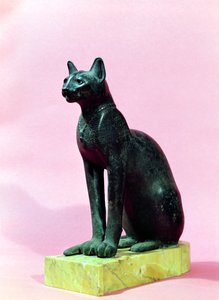Skulptur av en katt, sen periode (bronse) av Egyptian 26th Dynasty