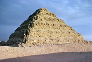 Trinnpyramiden til kong Djoser (ca. 2667-2648 f.Kr.) Gamle riket