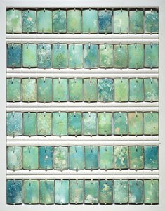 Fliser, fra trinnpyramiden til Djoser, Saqqara, Old Kingdom, 2667-2648 f.Kr. (fajanse)