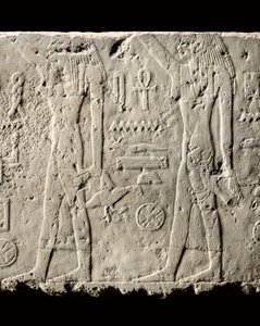 Detalj av relieff av Pehenuka, Old Kingdom, 2465-2323 f.Kr. (kalkstein) (se også 440565, 440566, 440559 og 440564) av Egyptian 5th Dynasty