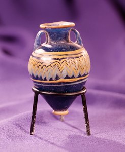 Amphora, 3.-4. århundre f.Kr. (glass) av Egyptian Egyptian