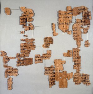 Egyptisk antikvitet: fragmenter av papyrusen kjent som Royal Canon eller "Papyrus royal" som inneholder listen over faraoer fra 1. til 17. dynasti. Torino, egyptisk museum av Egyptian Egyptian