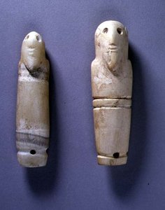 Merker med skjeggete mannshoder (elfenben) av Egyptian Egyptian