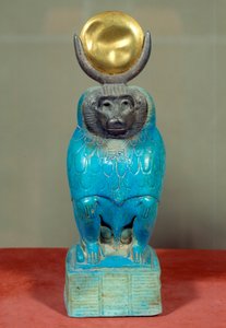 Gammel egyptisk kunst: Statuett av guden Thot i bavian. Ptolemaisk periode (332-30 f.Kr.). Sølv (metall), fajanse, gull, skulptur. Fra Hermopolis, Egypt. Høyde: 0,150 m.