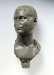Byste av en romersk adelsmann, sies å være Mark Anthony (c.82-30BC), muligens fra Alexandria, Egypt, 50 BC - AD 50 (skifer) av Egyptian Ptolemaic Period