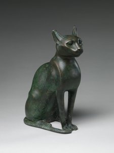 Kattestatuett ment å inneholde en mumifisert katt, 332-30 f.Kr. (blybronse) av Egyptian Ptolemaic Period